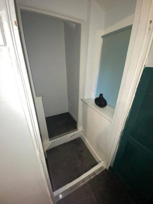 Mountain View Two Bedroom Llwynypia Экстерьер фото