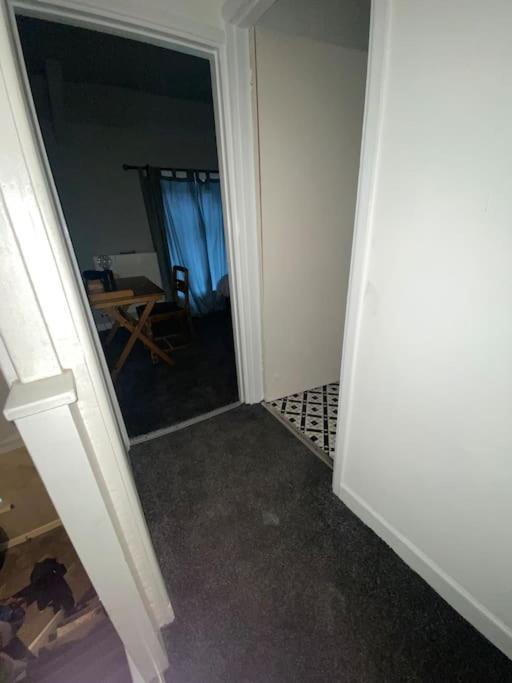 Mountain View Two Bedroom Llwynypia Экстерьер фото