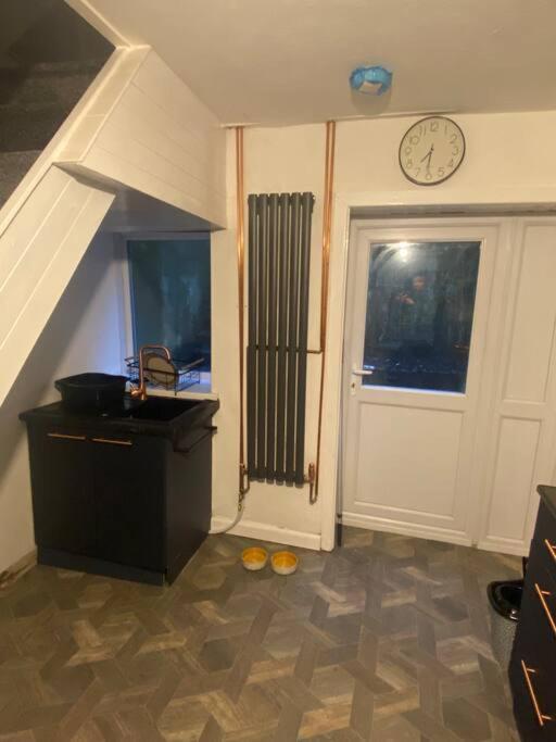Mountain View Two Bedroom Llwynypia Экстерьер фото