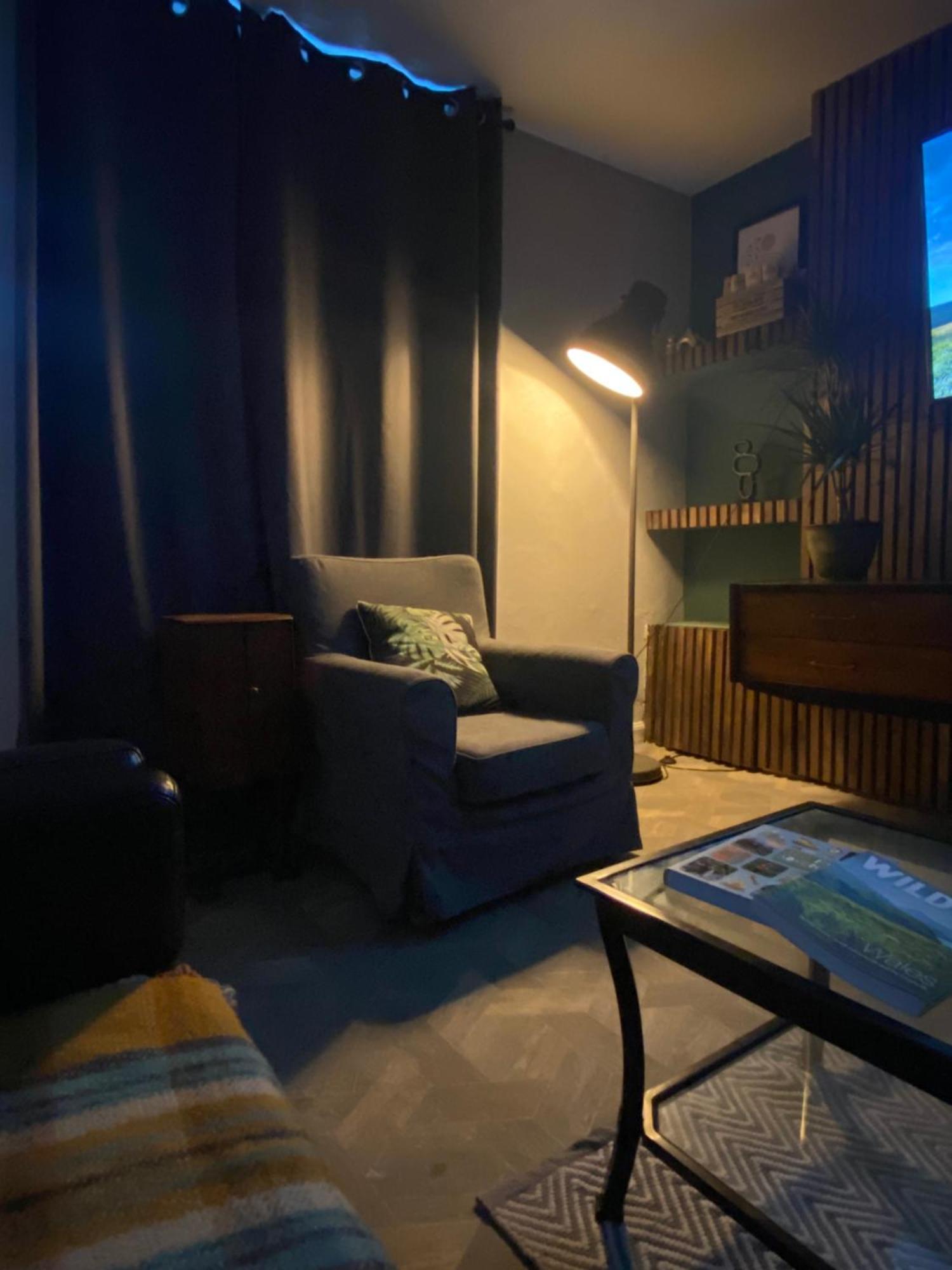 Mountain View Two Bedroom Llwynypia Экстерьер фото